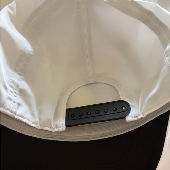 Adidas Disney golf hat - Picture 5 of 6